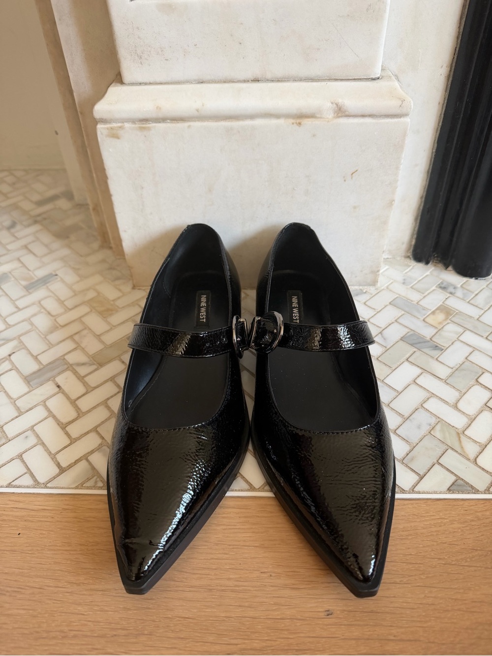 Nine West Woman’s Size 8 Black Patent Pointed Mary Jane Flats - Picture 3 of 7